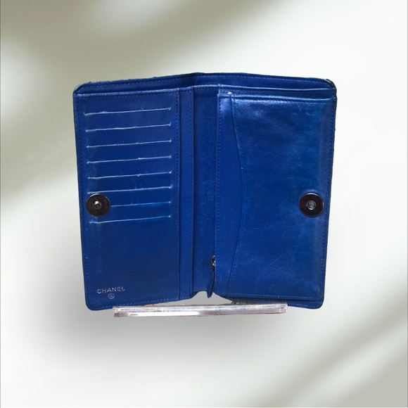 Chanel Classic Electric Blue Quilted Patent Leather CC Bifold Wallet, EC w COA - Picture 8 of 16